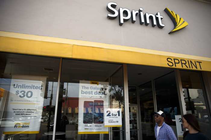 Amazon and sprint debut wireless net shopping