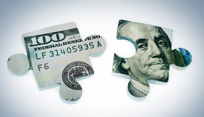 Mccain gains big online bucks goes for more