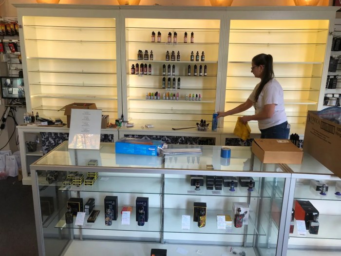 Oregon stings four web tobacco dealers for minor sales