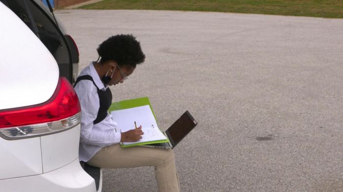 U s government attempts to bridge digital divide