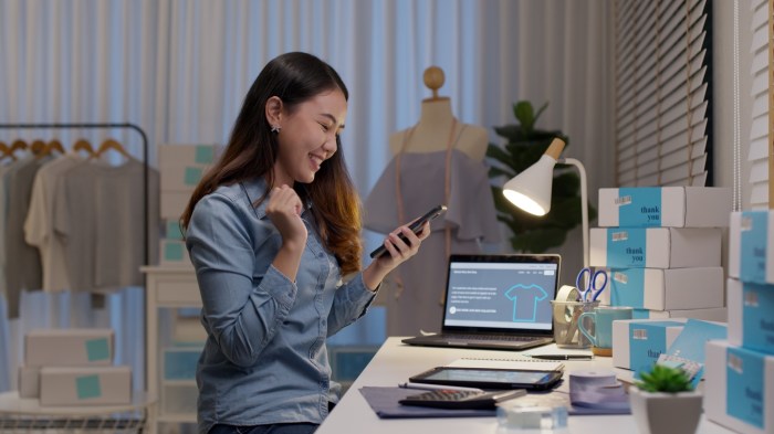 Does e commerce have anything to offer small business