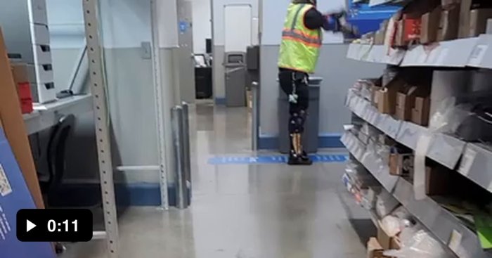 Wal marts halfway measures no match for amazon com