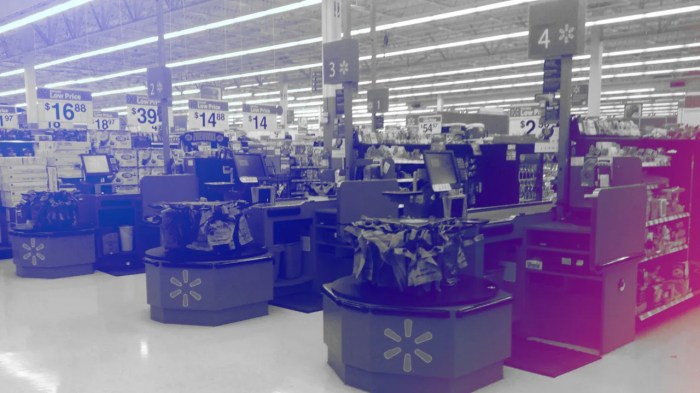 Walmart say holiday better amazon than one Wal mart targets amazon etoys for holiday rush