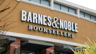 Barnesandnoble com acquires stake in enews com