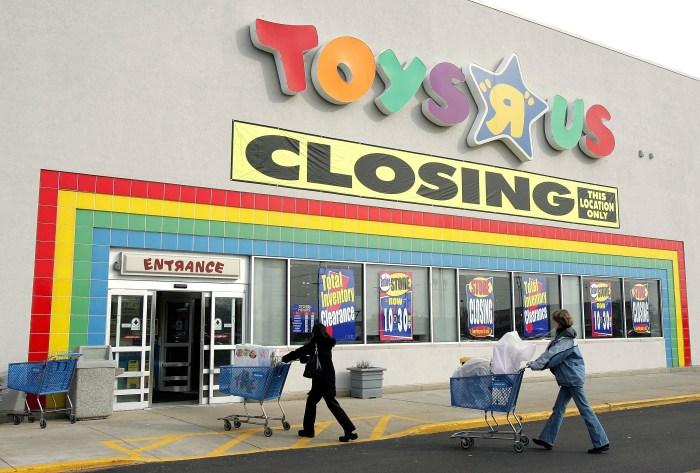 Toys r us suit ends e commerce honeymoon
